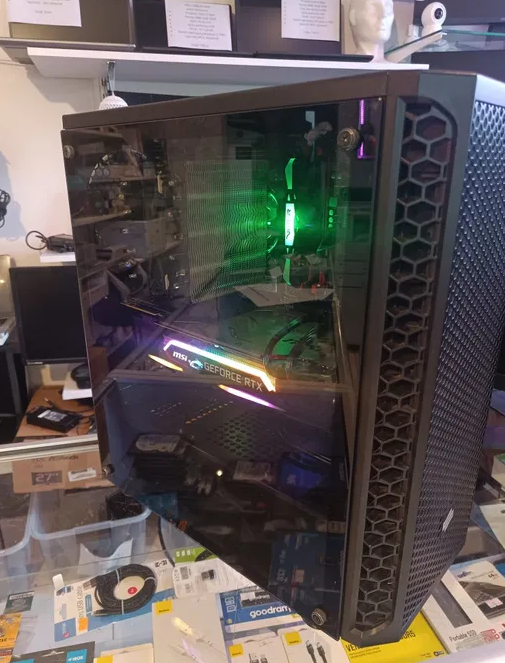 Komputer stacjonarny – AMD Ryzen 5 3600XT | RTX 2080 8 GB | 16 GB RAM | SSD M.2 | Windows 11