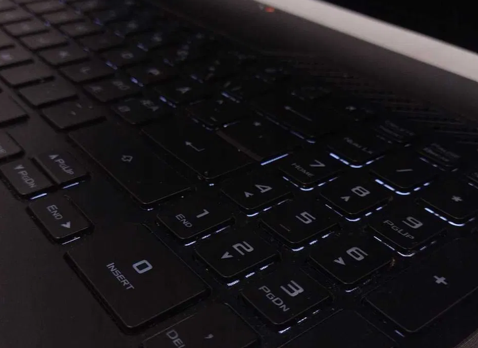 ASUS TUF Dash F15 – 15,6" | Intel Core i5-12450H | 16 GB RAM | RTX 3050 | 165 Hz | Windows 11